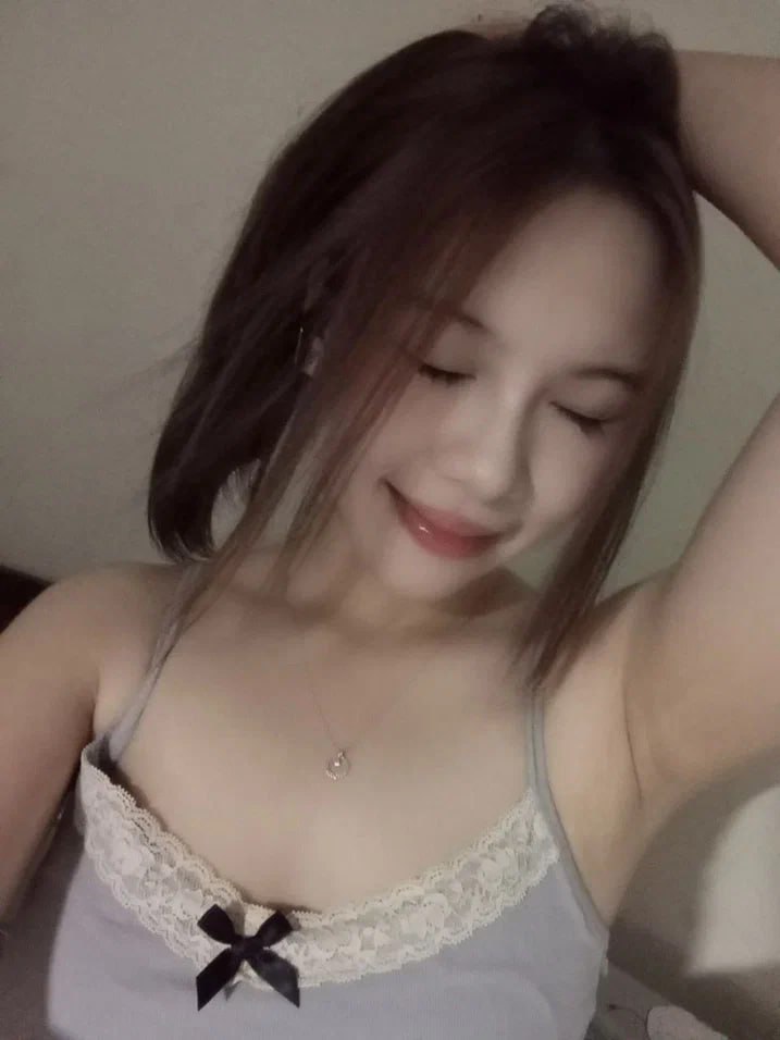 Chồng chị có địt khỏe bằng buồi em không